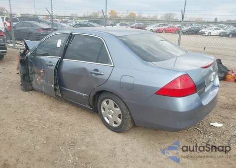 2007 Honda Accord 2.4 Lx z USA, uszkodzony, nr VIN 1HGCM55407A088709